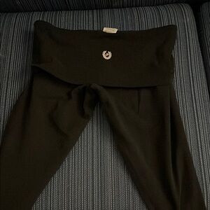 PINK Victoria's Secret Black Leggings Sleek Form-Fitting Design